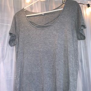 Basic grey tee.